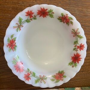 LOT of 8 Indopal Poinsettia Christmas Milk Glass Soup / Cereal Bowls MINT!